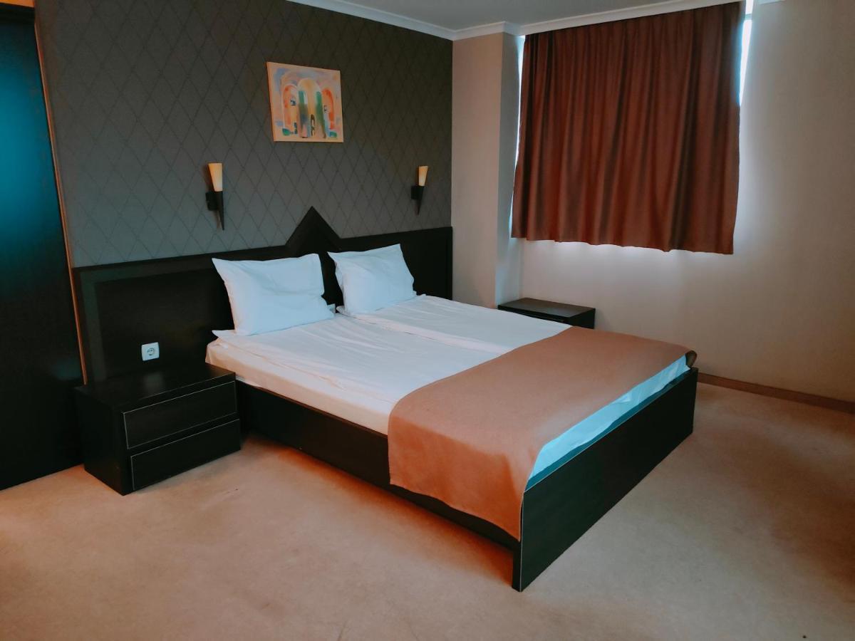 Hotel Elit Pernik Екстер'єр фото