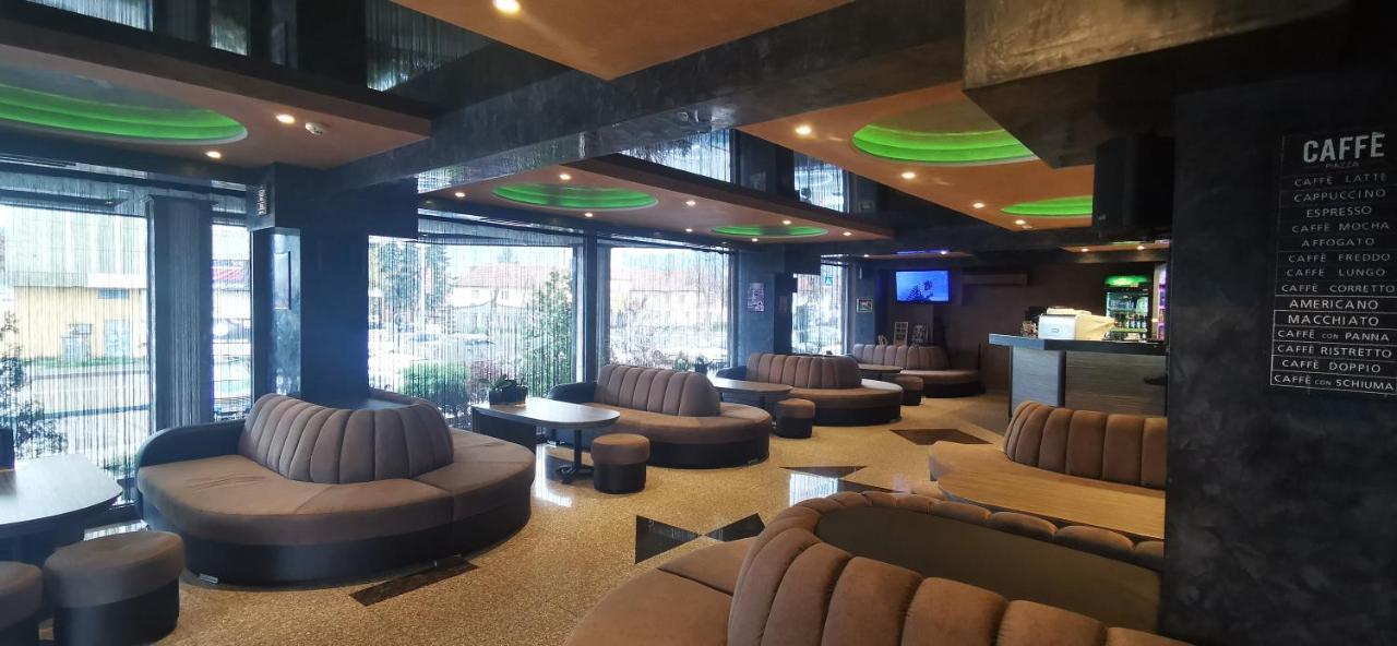 Hotel Elit Pernik Екстер'єр фото