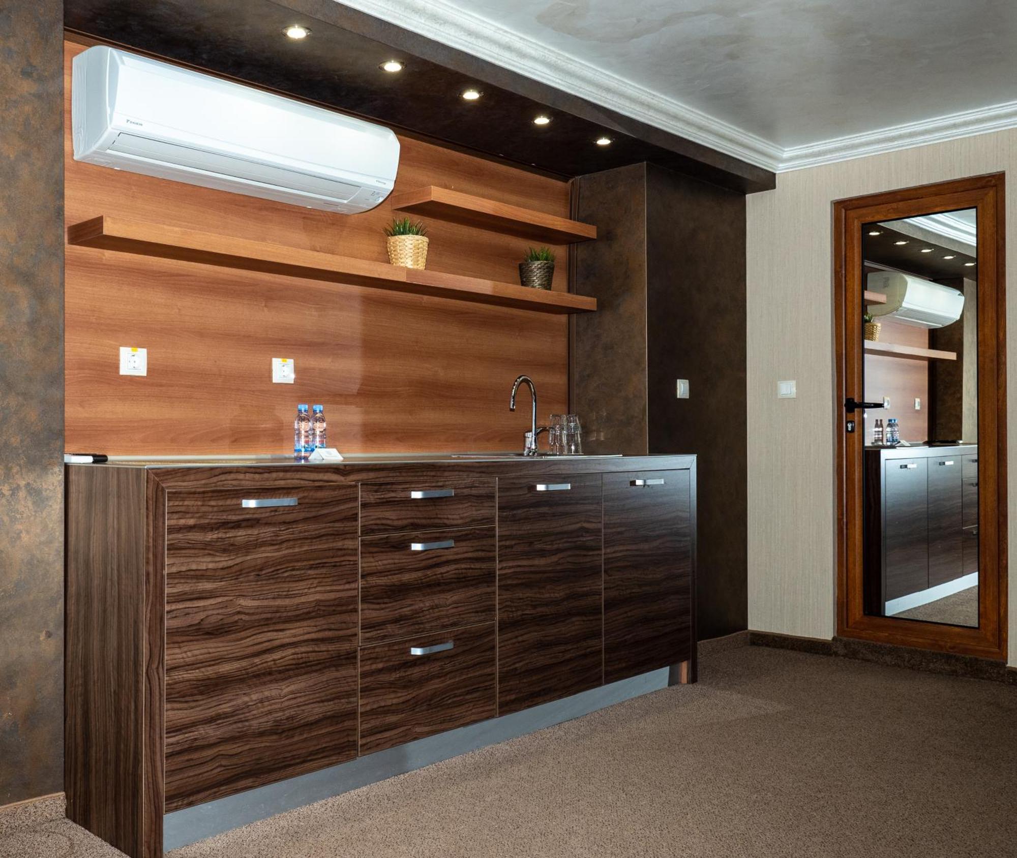 Hotel Elit Pernik Екстер'єр фото