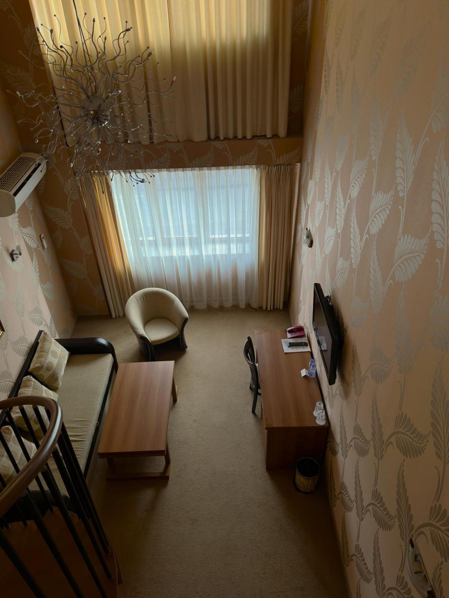 Hotel Elit Pernik Екстер'єр фото