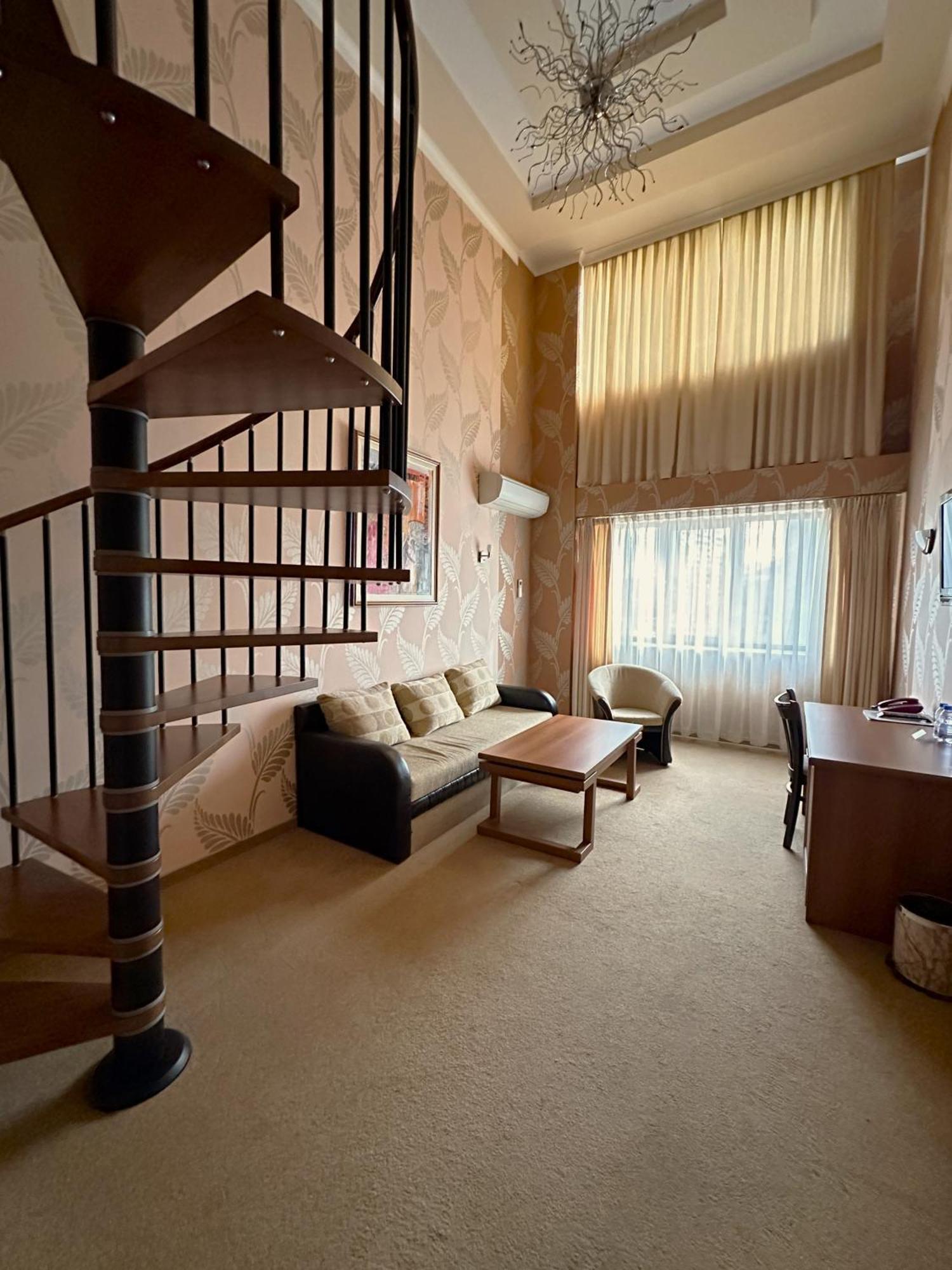 Hotel Elit Pernik Екстер'єр фото