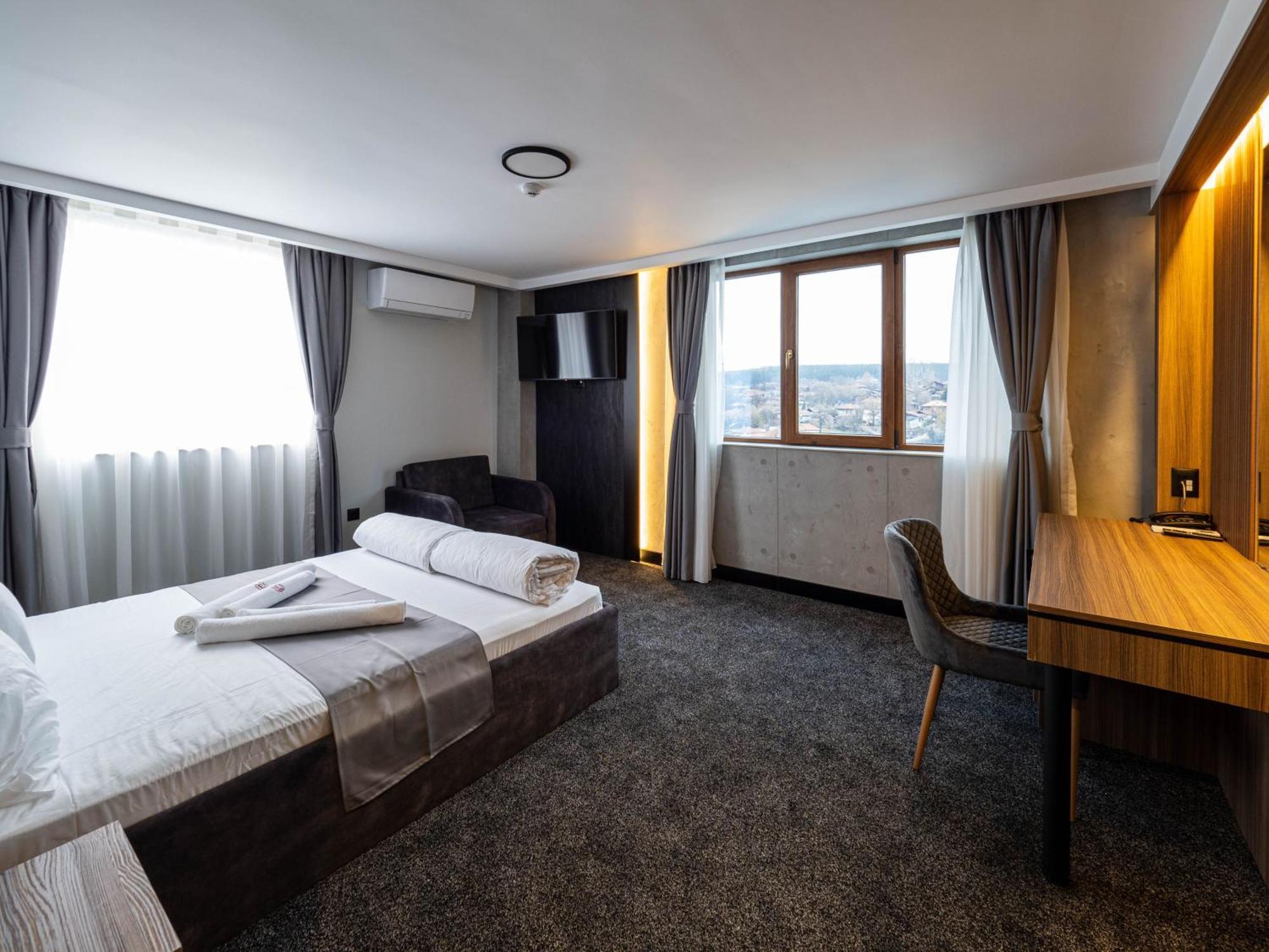 Hotel Elit Pernik Екстер'єр фото