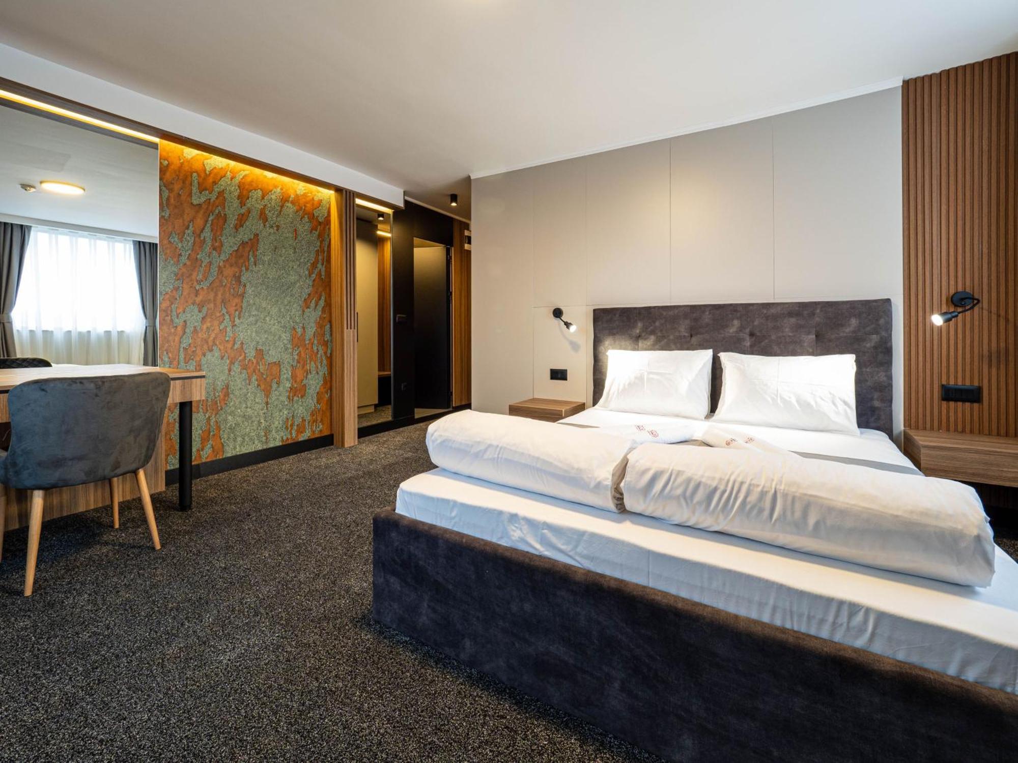Hotel Elit Pernik Екстер'єр фото