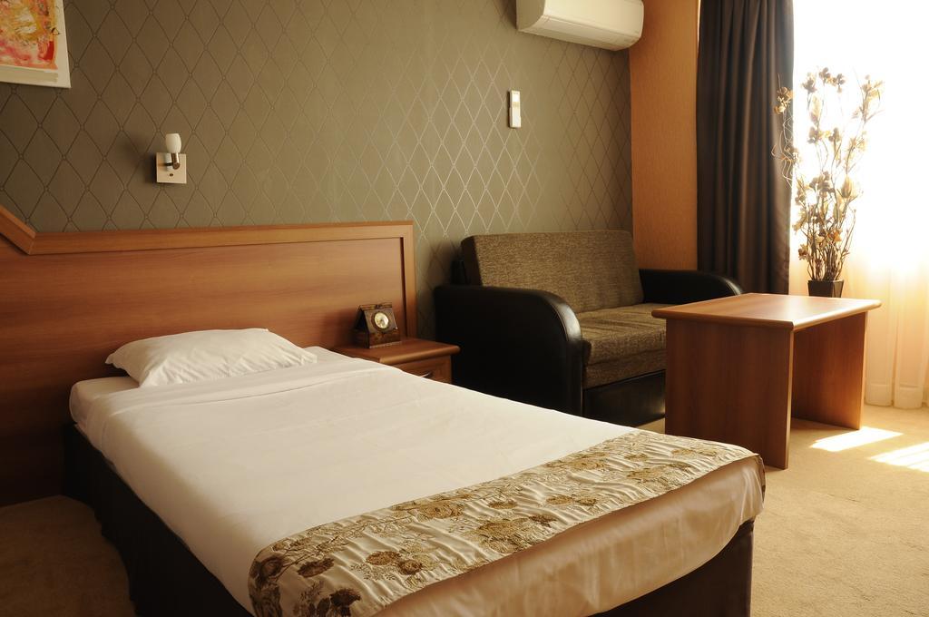 Hotel Elit Pernik Екстер'єр фото