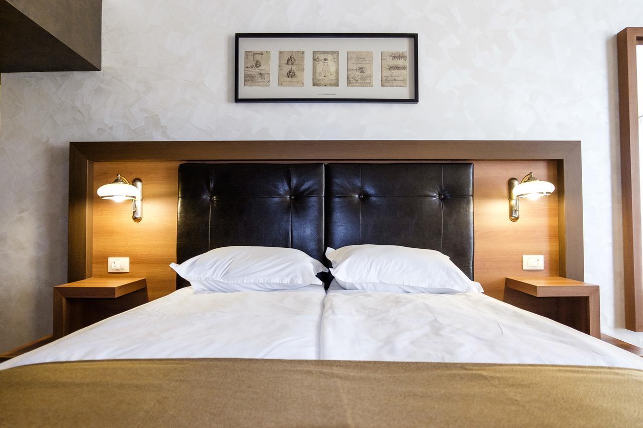 Hotel Elit Pernik Екстер'єр фото